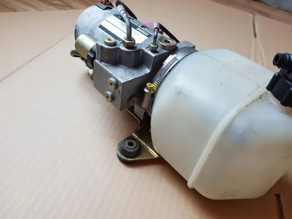 Mercedes R129 kattopumppu OEM 1298000548 image 3