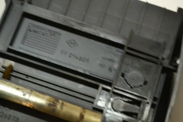 Renault OE Radioabdeckung & Getränkehalter - Laguna II image 7