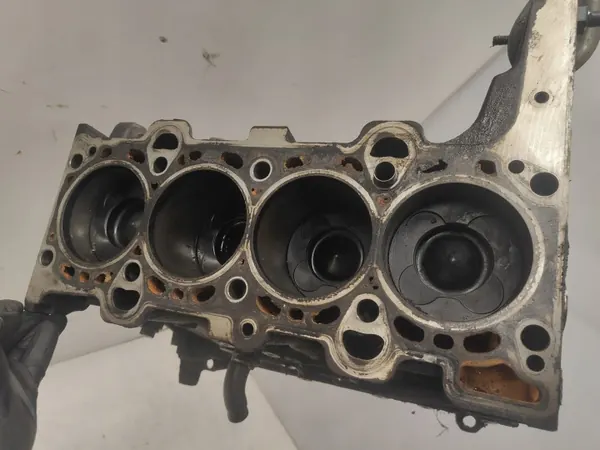 Motorblock nedre del OEM 7786664 BMW E90 E91 2.0 D image 5