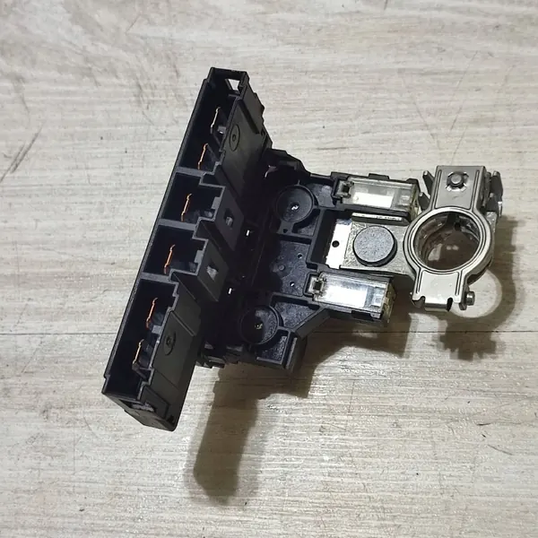 Abrazadera Dacia Jogger usada OEM F9083190 image 2