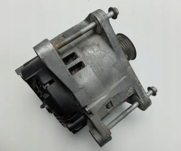 Vaihtovirtageneraattori Renault OE 8200667611 image 4