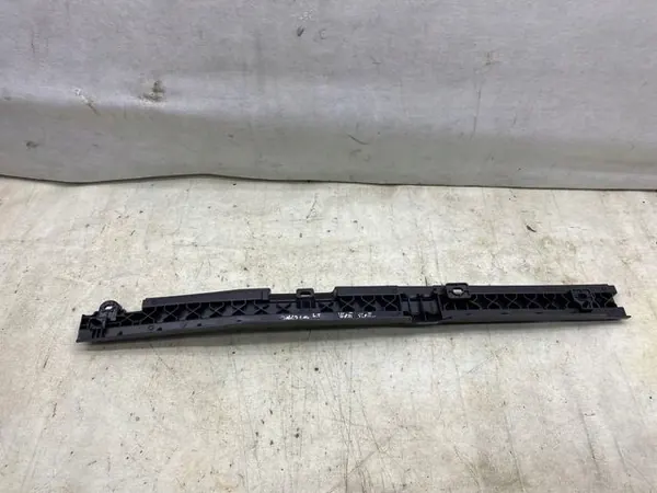Rail Guide Coffre Gauche Volvo V60 II OEM 31462614 image 4