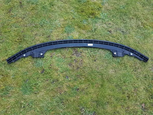 Tesla Model 3 2024 Viga de para-choque dianteiro image 2