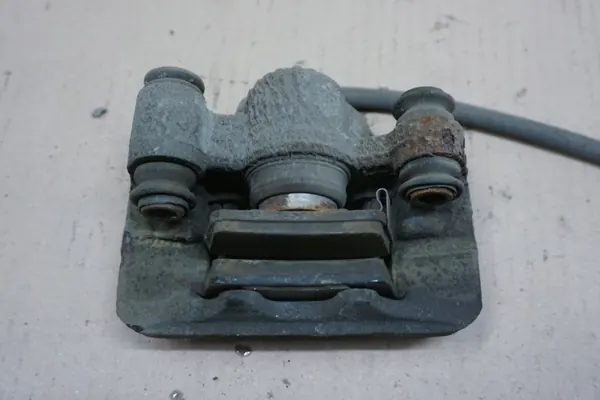 Étrier de frein arrière gauche OEM RAV4 II 2.0 D4D image 3