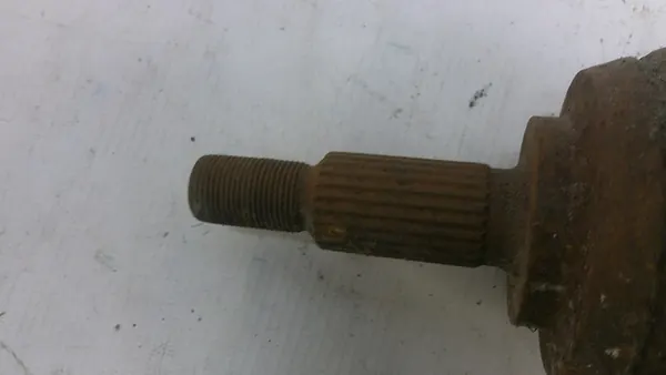 DACIA DUSTER I 1.5 DCI Höger Halvaxel image 3