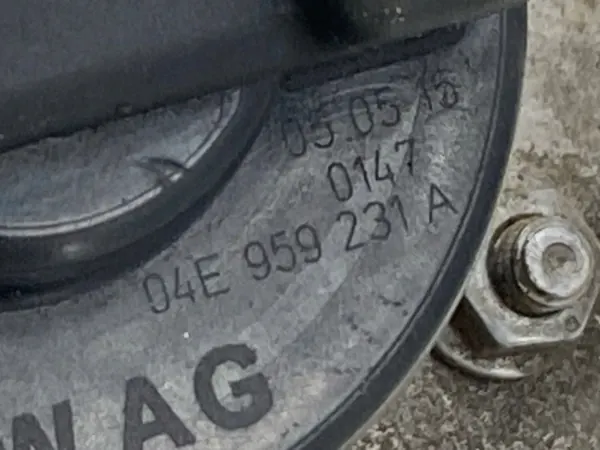 Audi OE 04E959231A toissijainen ilmapumppu - Käytetty image 7