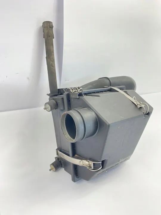 Ilmansuodattimen Kotelo Mercedes W124 E250 Diesel image 2