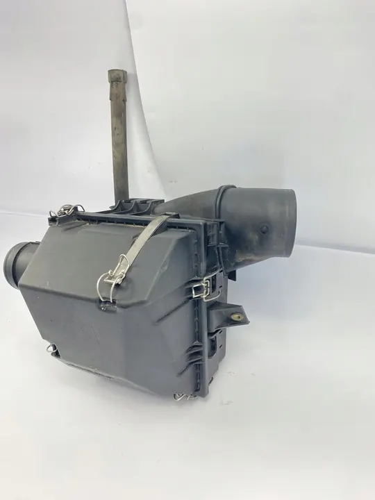 Ilmansuodattimen Kotelo Mercedes W124 E250 Diesel image 3