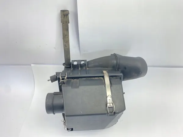 Ilmansuodattimen Kotelo Mercedes W124 E250 Diesel image 4