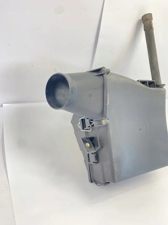 Ilmansuodattimen Kotelo Mercedes W124 E250 Diesel image 8