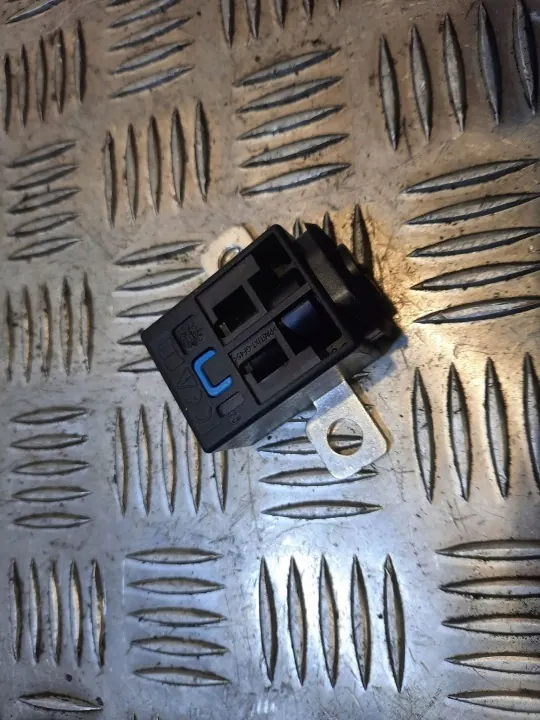 Fusible Mercedes-Benz OEM 000000006967 pour E W212 image 2