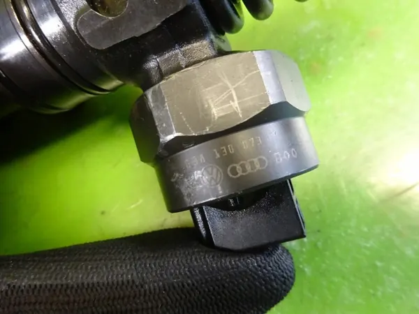 Inyector OEM 038130073F 0414720007 Audi A4 B5 Lift image 3