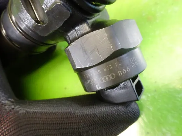 Inyector OEM 038130073F 0414720007 Audi A4 B5 Lift image 4