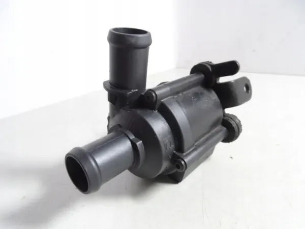 Vattenpump VW Jetta 5C 1.8 TFSI USA 5C0122063E image 2