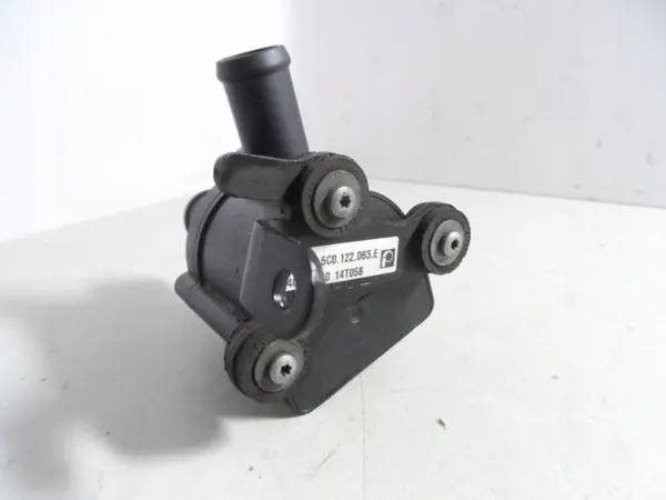 Vattenpump VW Jetta 5C 1.8 TFSI USA 5C0122063E image 3