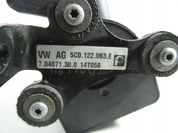 Vattenpump VW Jetta 5C 1.8 TFSI USA 5C0122063E image 4