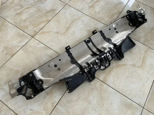 Brace dianteiro superior OEM 95B805931F Porsche Macan image 5