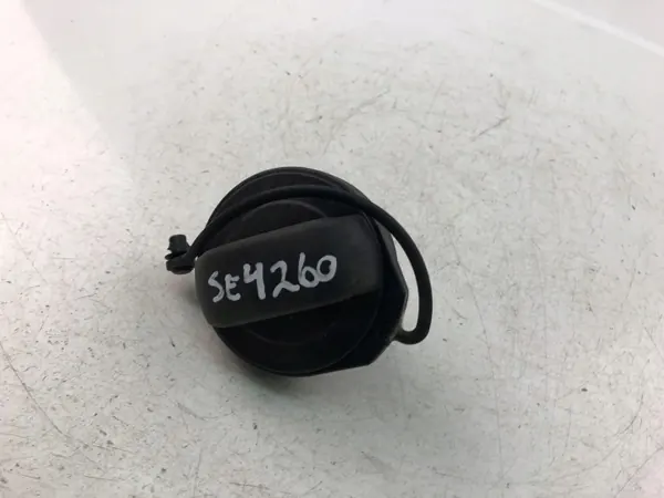 Polttoainekorkki OEM 7N0201550C Skoda Octavia III:lle image 2