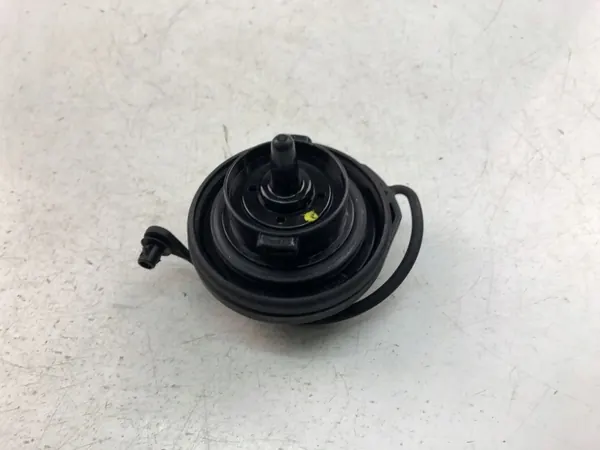 Polttoainekorkki OEM 7N0201550C Skoda Octavia III:lle image 3