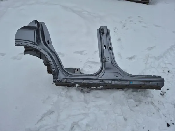 Estribo paraçama direito Mitsubishi Eclipse Cross OEM image 2