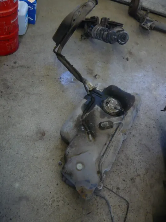 Brandstoftank OEM Zbiornik paliwa bak Peugeot 207 1.4B image 2