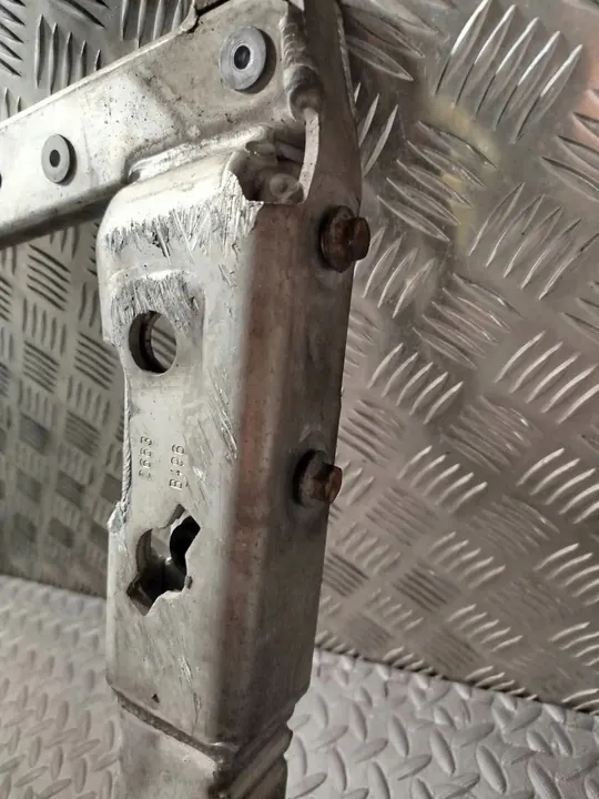 Kylarfäste MASERATI GHIBLI 3.0L bensin image 7