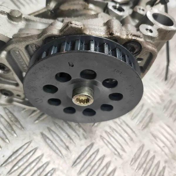 Olje pump VW Audi Skoda 1.6 2.0 TDI 04L145208D image 5