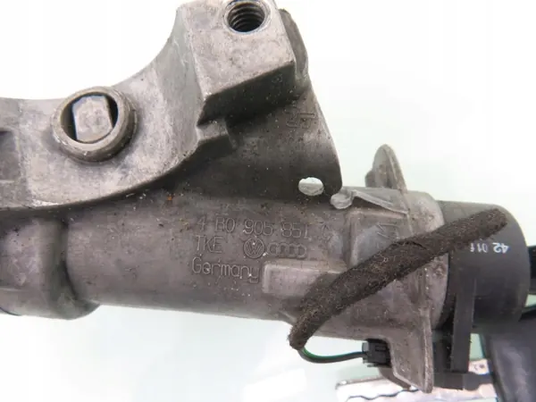 Unidad de Control Motor OEM 03E906033 VW Polo IV 1.2 image 3
