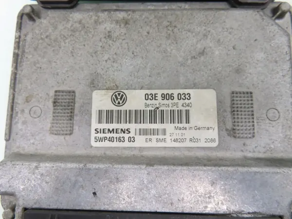 Unidad de Control Motor OEM 03E906033 VW Polo IV 1.2 image 7
