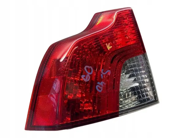 LÁMPARA TRASERA DERECHA VOLVO V6O EUROPA image 3