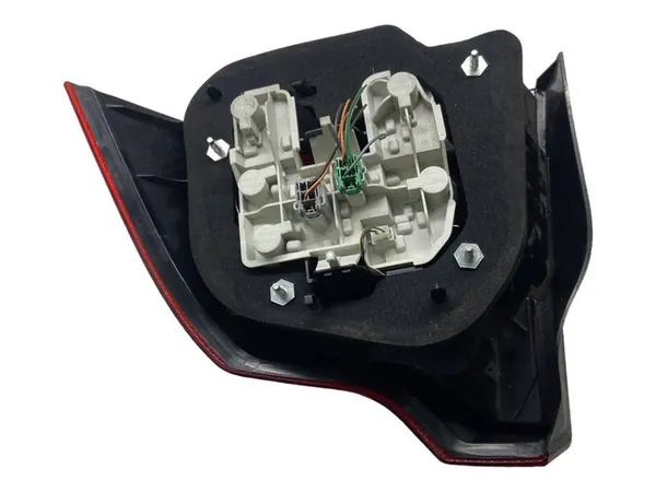 LÁMPARA TRASERA DERECHA VOLVO V6O EUROPA image 5