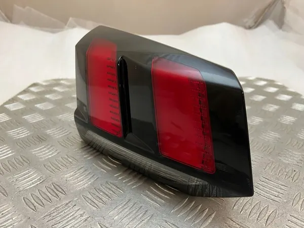 Peugeot 5008 II 2017 Luz de maletero izquierda 9811027880 image 5