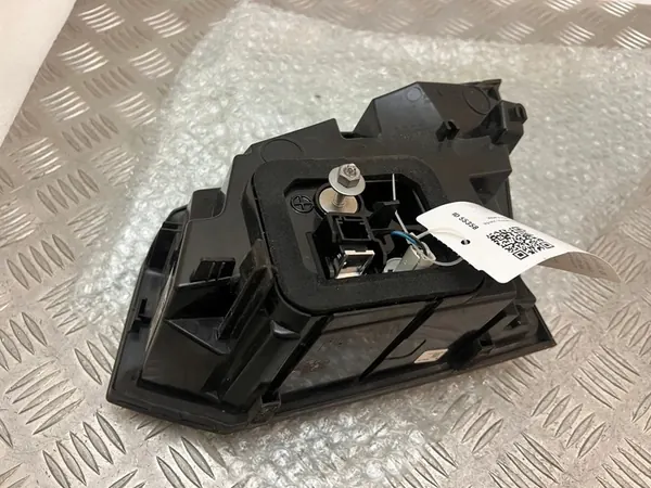 Peugeot 5008 II 2017 Luz de maletero izquierda 9811027880 image 6