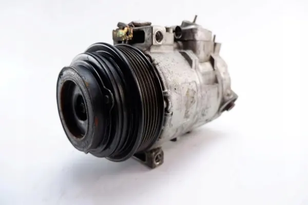 Compresseur climatisation Mercedes OEM 374738 pour C W202 image 3