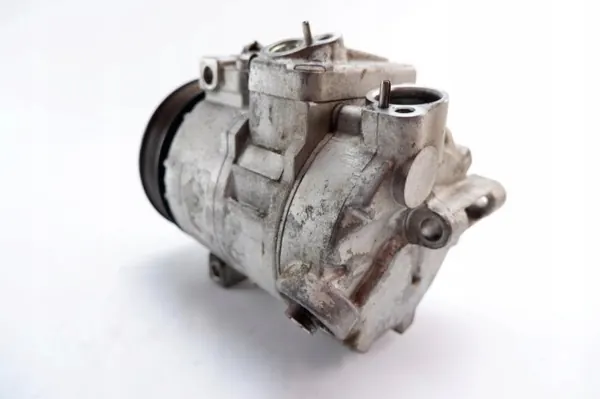 Compresseur climatisation Mercedes OEM 374738 pour C W202 image 4