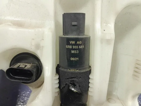 Scheibenwaschbehälter Audi Q7 II OEM 4M0955452B image 4