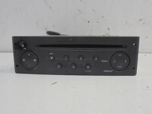 Rádio Renault Clio II OEM 8200633621 - Usado image 5