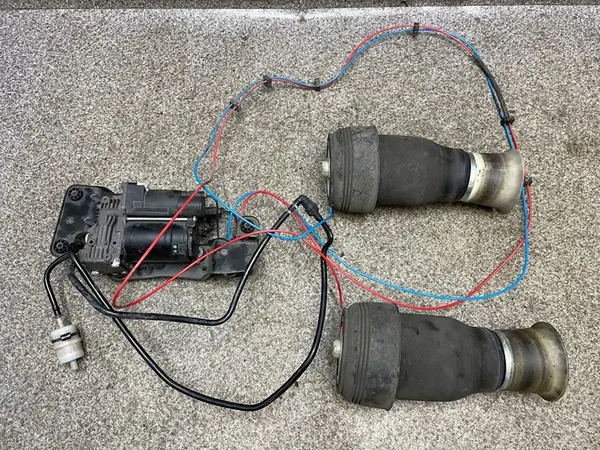 Compressor de suspensão a ar BMW X5 E70 X6 E71 OEM 40-221595 image 2