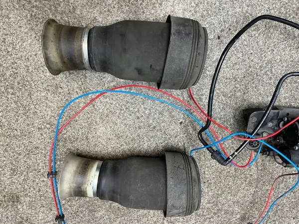 Compressor de suspensão a ar BMW X5 E70 X6 E71 OEM 40-221595 image 6