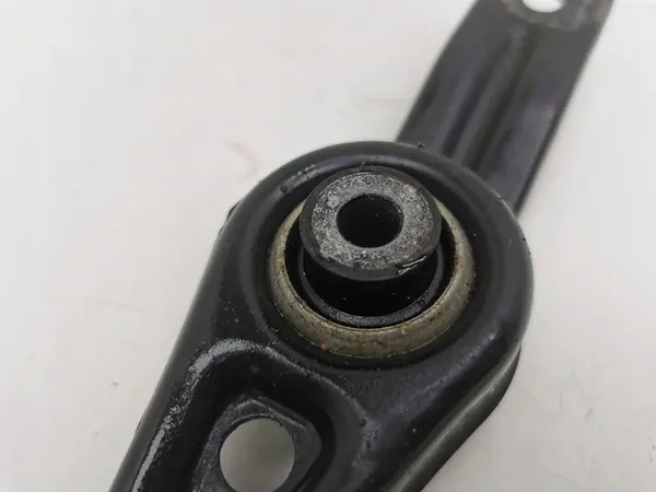 Skoda Octavia Mk4 2022 Vaihteiston kiinnike image 4