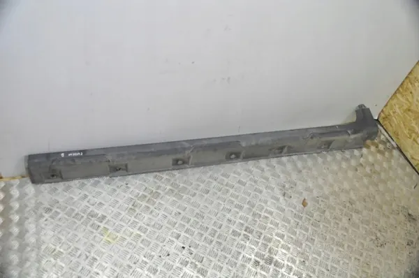 OEM 764197469R Cubre umbral izquierdo Dacia Sandero III image 2