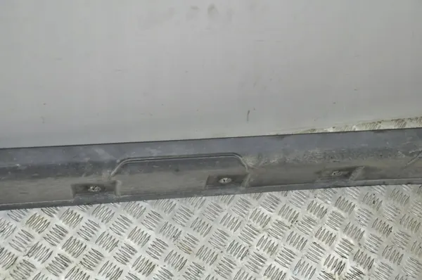 OEM 764197469R Cubre umbral izquierdo Dacia Sandero III image 3