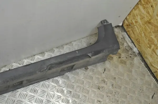 OEM 764197469R Cubre umbral izquierdo Dacia Sandero III image 4