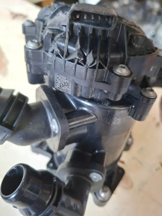 Módulo de gestão térmica BMW 2 U06 X1 U11 220i OEM 9896577 image 6