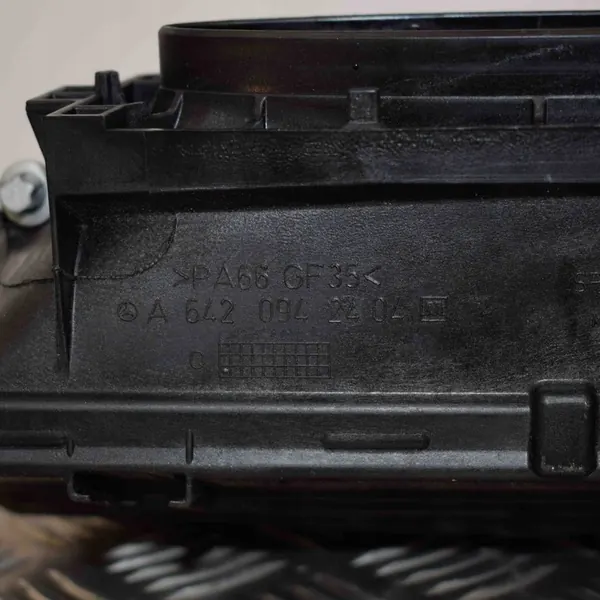 Ilmansuodattimen kotelo Mercedes-Benz GLS X166 image 4