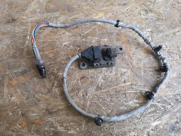 VW T6 Transporter Lambda NOX Sensor 059907807N image 2