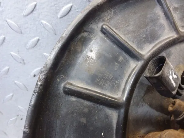 OEM 1K0407256T Etupyörännavan Oikea Skoda Yeti image 4