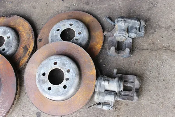 Conjunto de discos e pinças de freio BMW 5 F10 F11 image 2