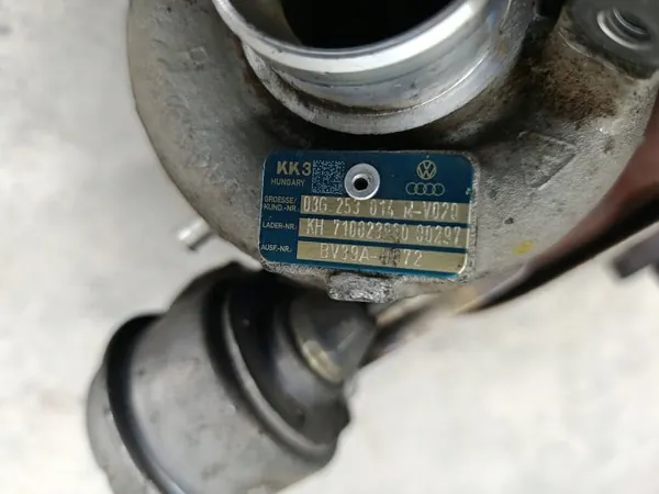 Turbo con colector usado OEM 03G253014M image 6