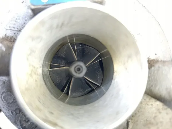 Turbo con colector usado OEM 03G253014M image 7